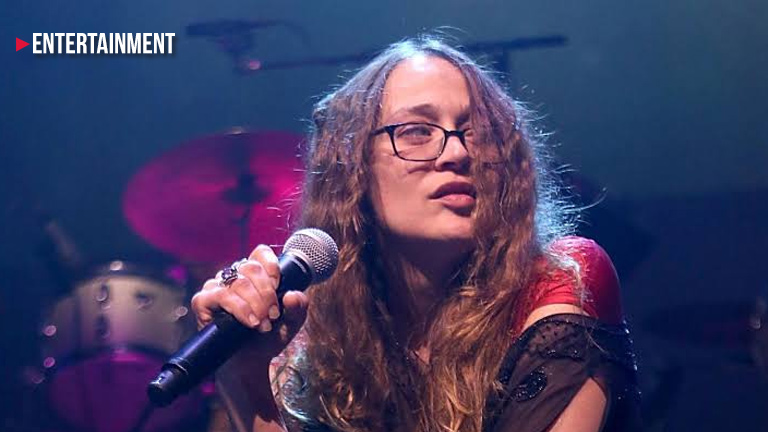 Fiona Apple said she will release new album in early 2020