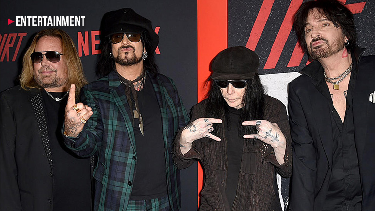 Mötley Crüe is back together and going on tour